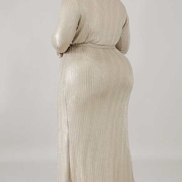 Plus Size Set - Picture 2 of 4